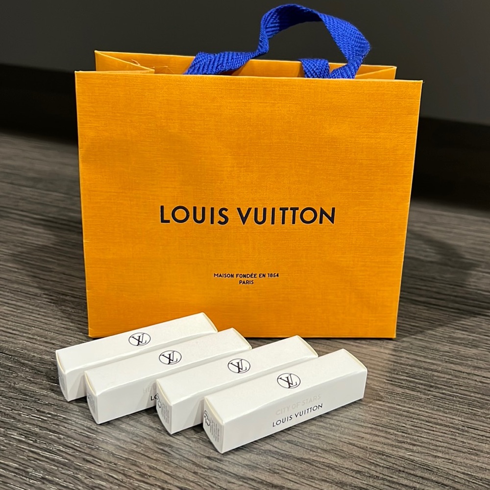 Mini Louis Vuitton Shopping Bag WITH perfume samples